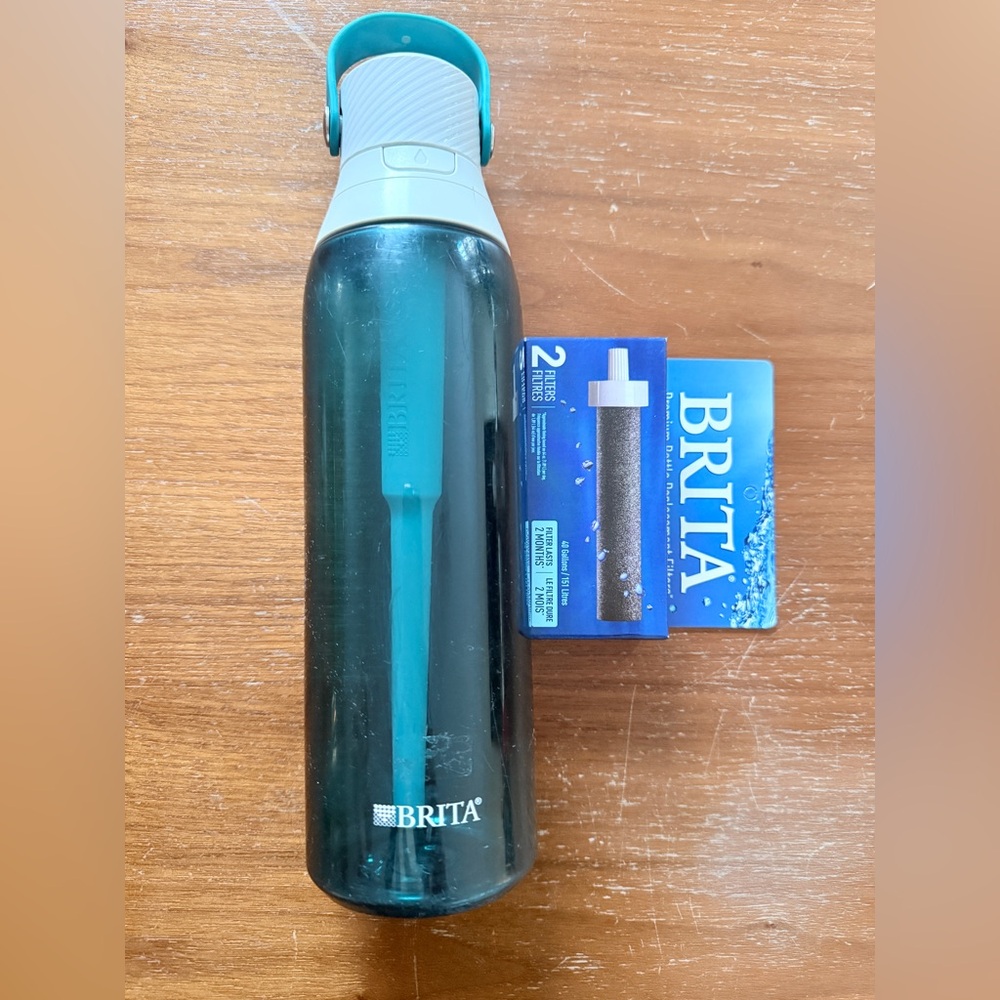 Brita Premium Filtering Bottle – Sea Glass